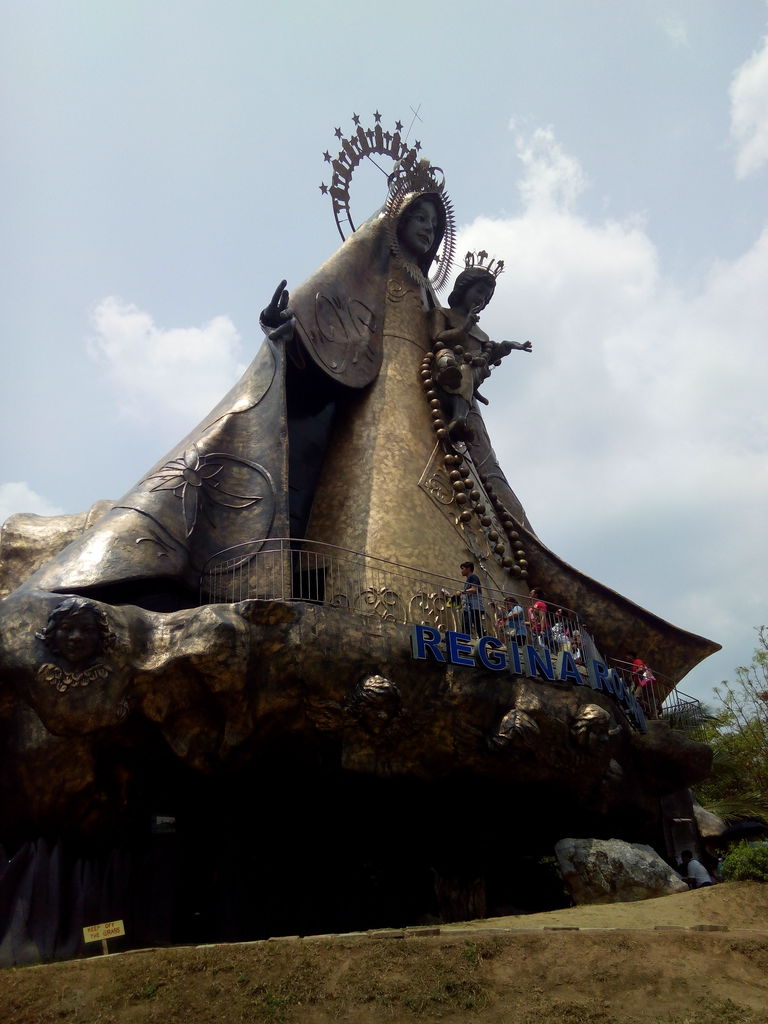 how to spend the holidays frugally